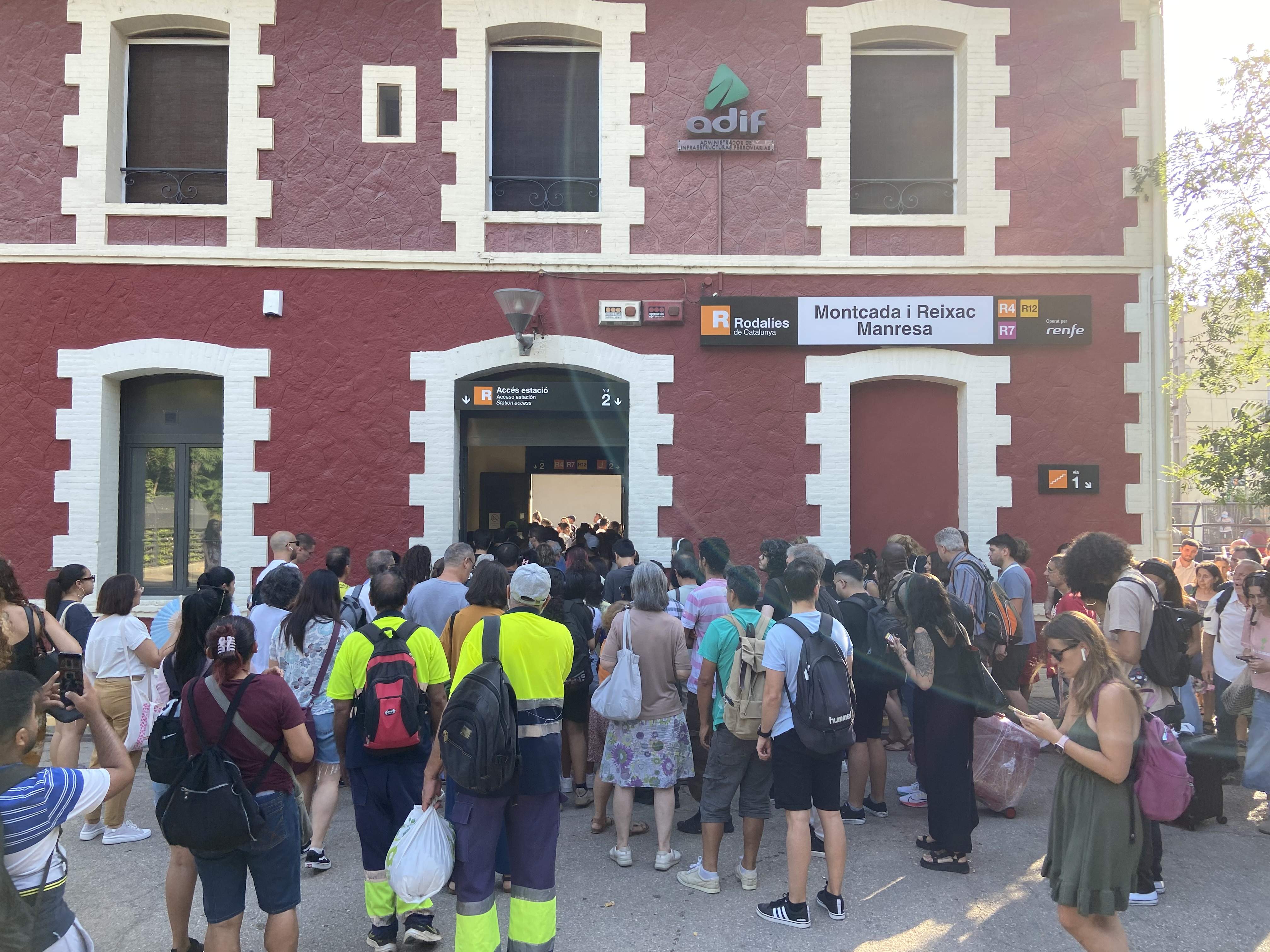 Retards a la línia R2 de Rodalies per una incidència entre Sants i Passeig de Gràcia