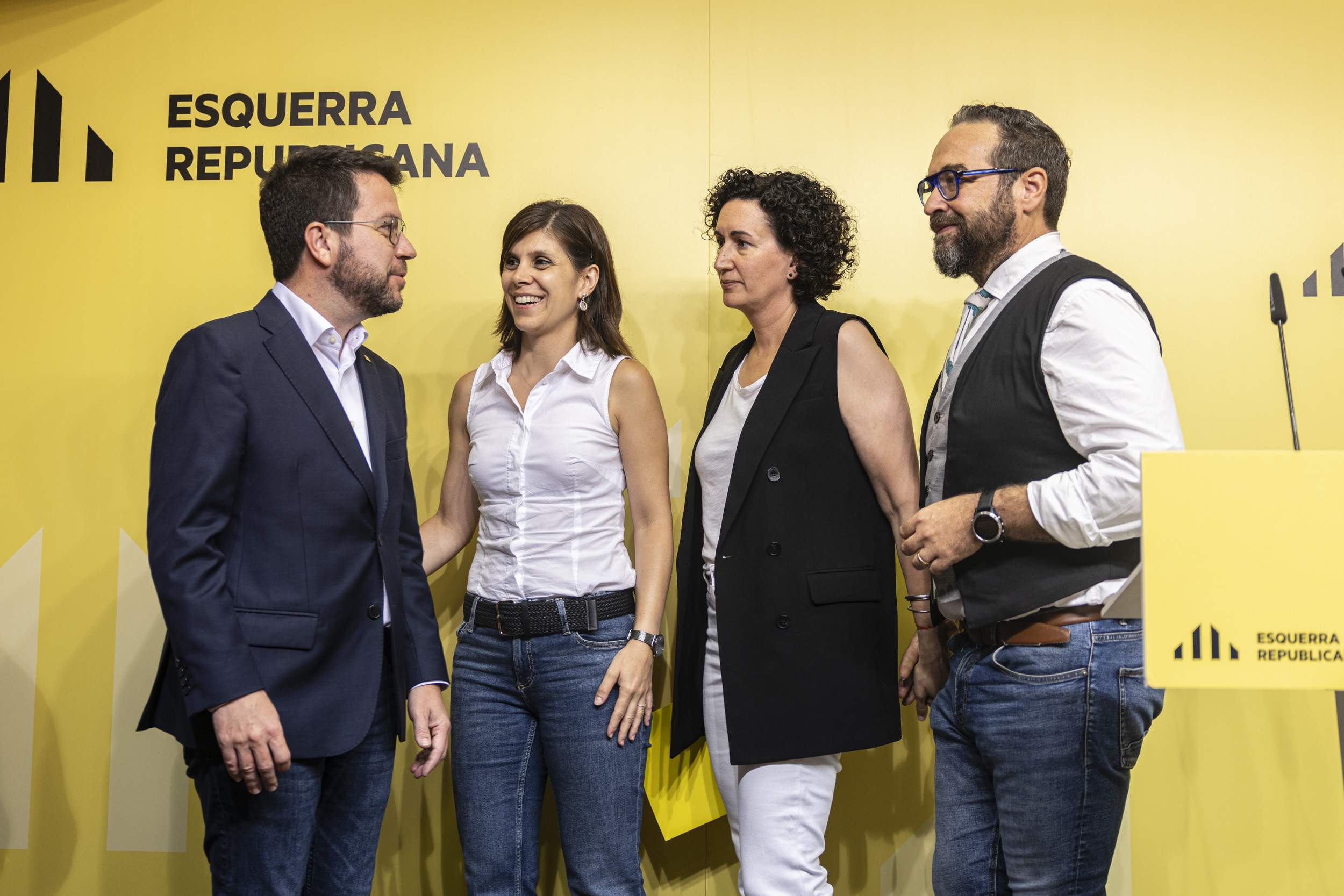 La militància d'ERC dona llum verda a investir Illa com a president per un estret marge: 53,5% de vots