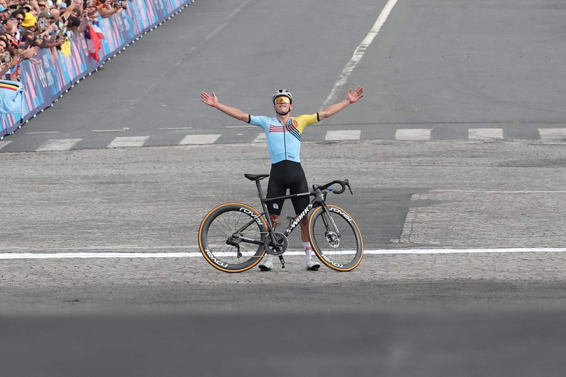 Remco Evenepoel se vuelve a coronar en París y suma el segundo oro en los Juegos Olímpicos 2024