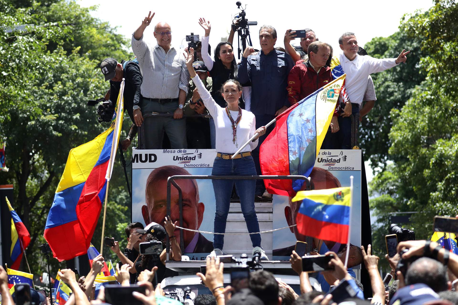 La oposición venezolana y la diáspora salen a las calles contra Maduro y el "fraude electoral"