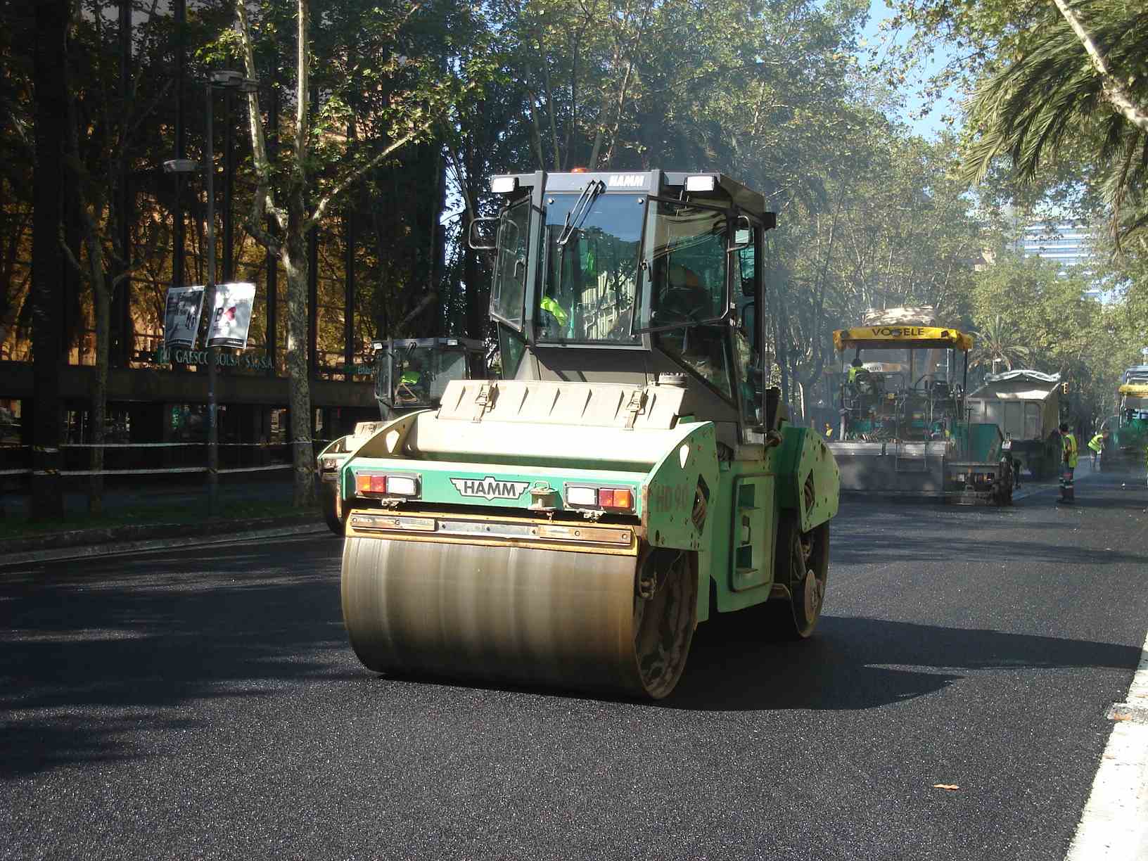 Un agost d’obres de pavimentació als carrers de Barcelona