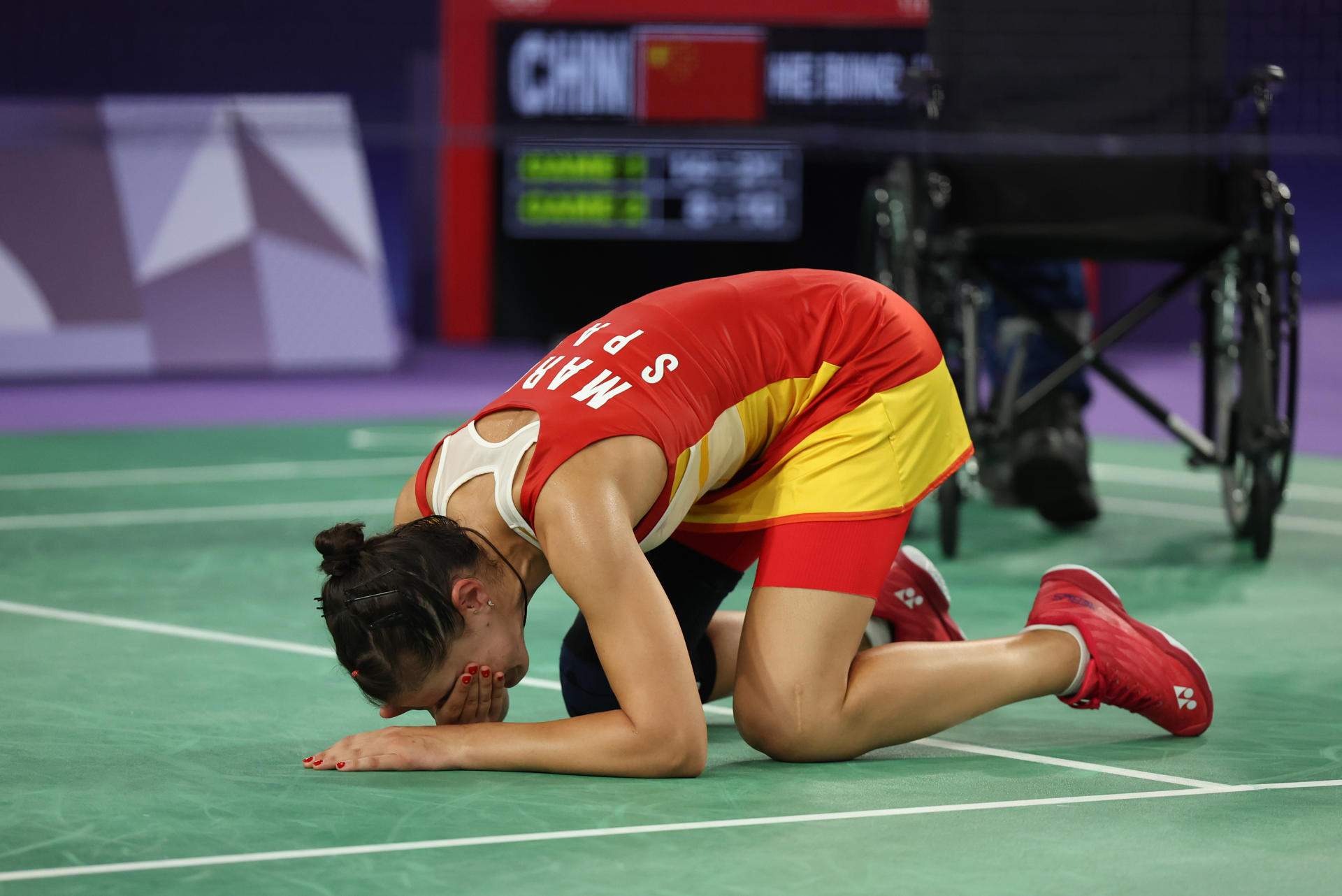 Carolina Marín tiene que abandonar la semifinal de bádminton por lesión y dice adiós a las medallas en París