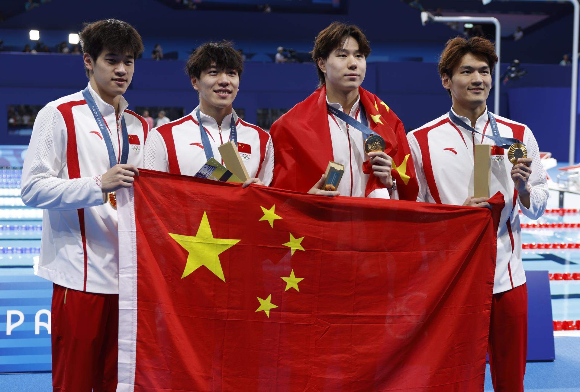 China gana el oro y acaba con la hegemonía de USA en los 4x100 de natación