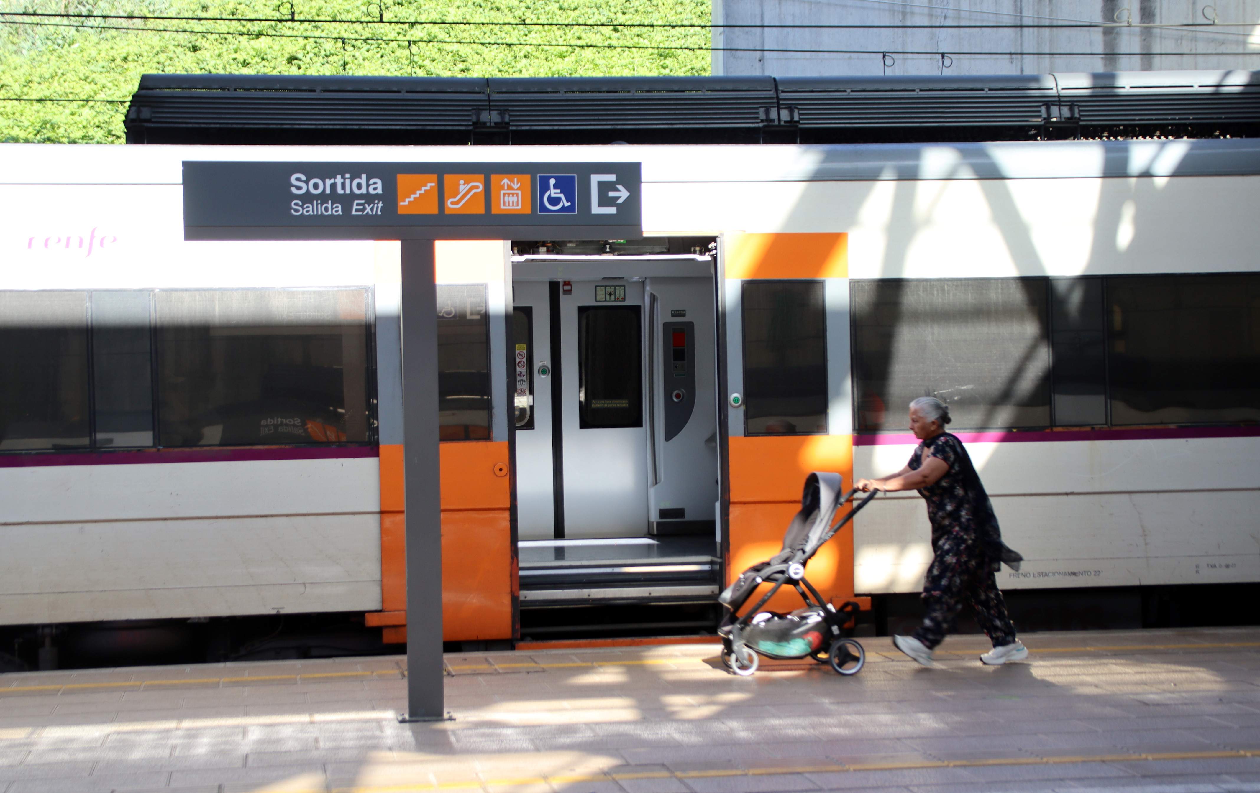 Renfe recupera el servicio en la R4 y la R8 entre Martorell Central y Molins de Rei/Granollers Centre