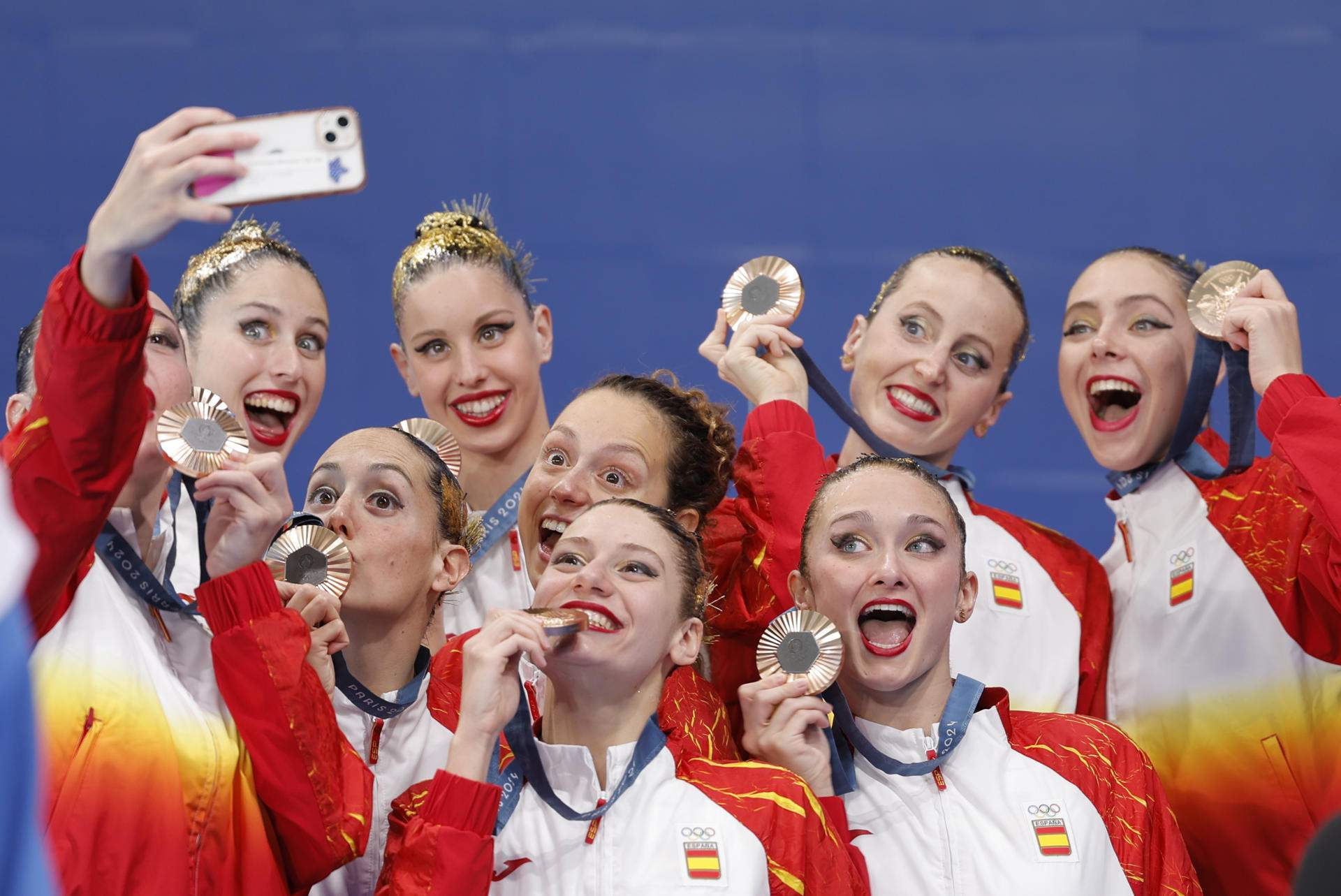 La triple corona en marcha y el resurgimiento de la natación artística española brillan en París