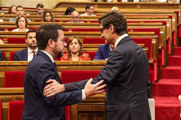 Lleno de investidura Salvador Illa Pere Aragonès Montse Giralt