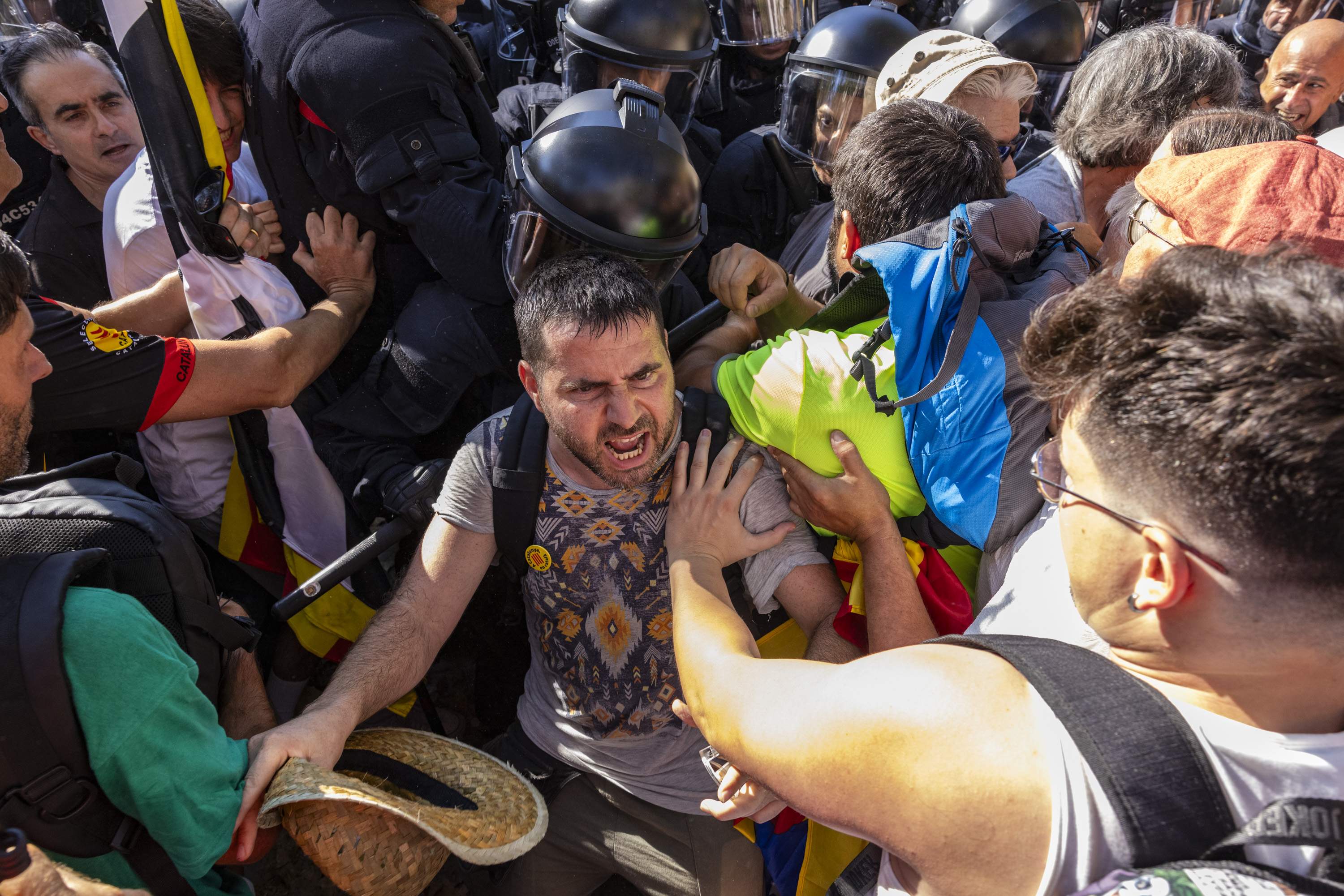 Un soci de l'Assemblea, investigat per desobediència als Mossos en la manifestació de rebuda a Puigdemont