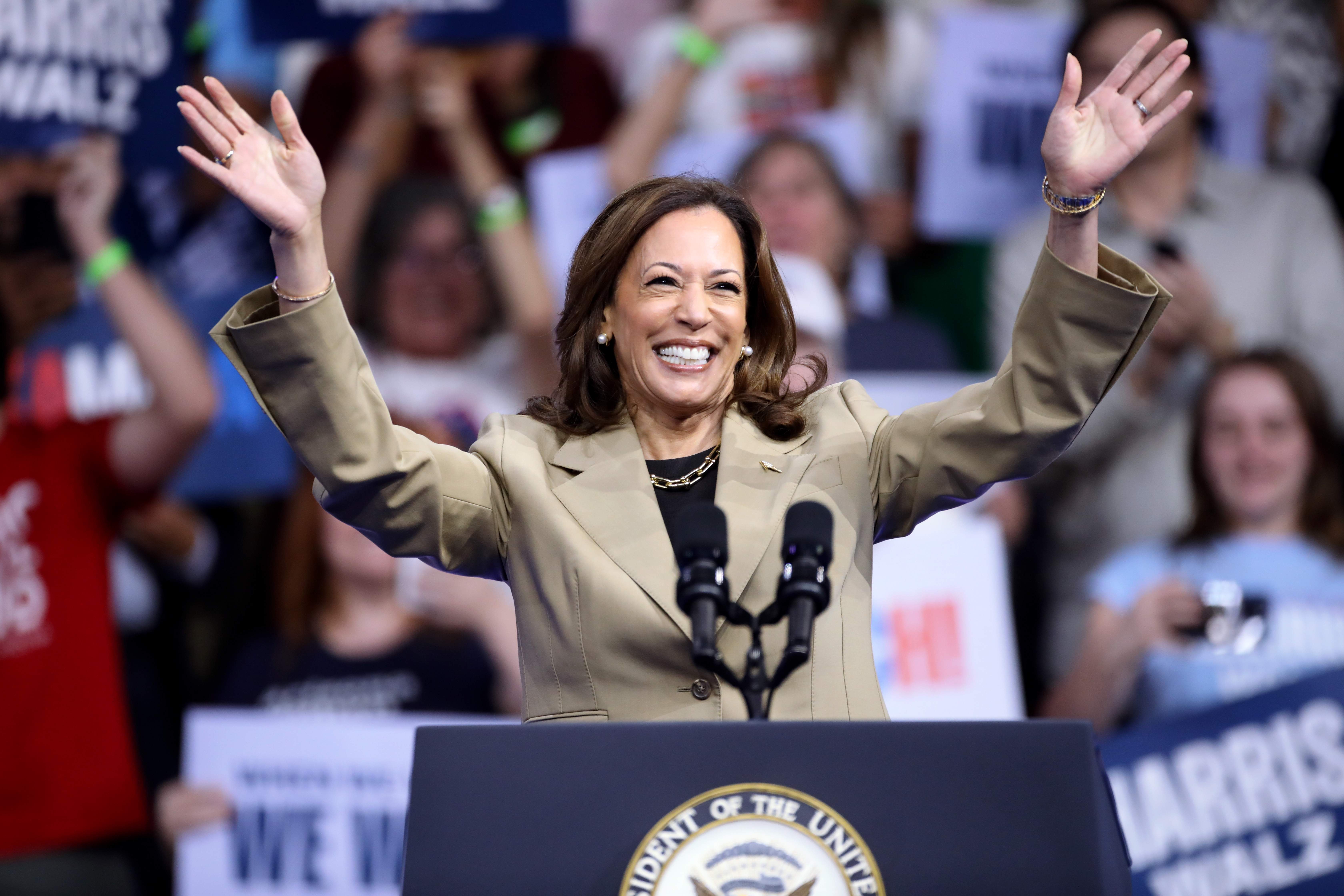 Kamala Harris supera a Donald Trump en tres estados clave, según un sondeo de 'The New York Times'