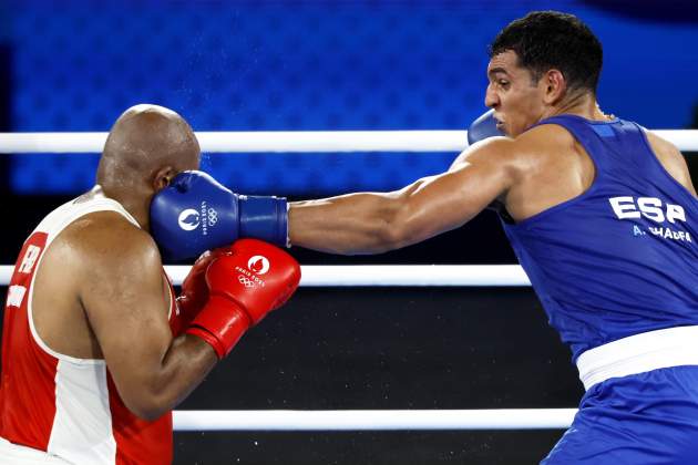 Ayoub Ghadfa en el combate de semifinales Foto EFE