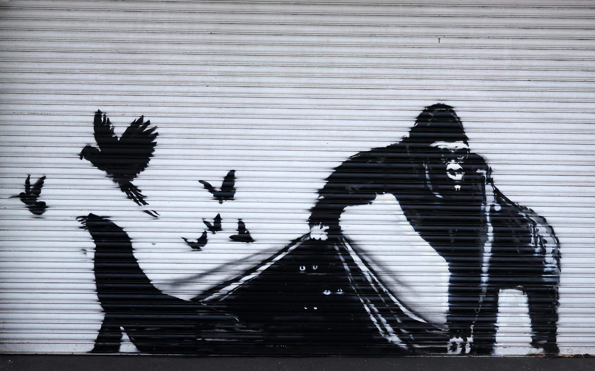 El arte de Banksy convierte Londres en un zoo urbano: un gorila liberando animales, la novena obra del verano