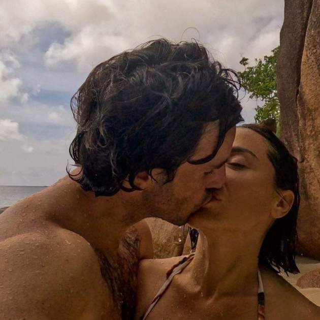 Tamara Falcó e íñigo Onieva beso / Instagram