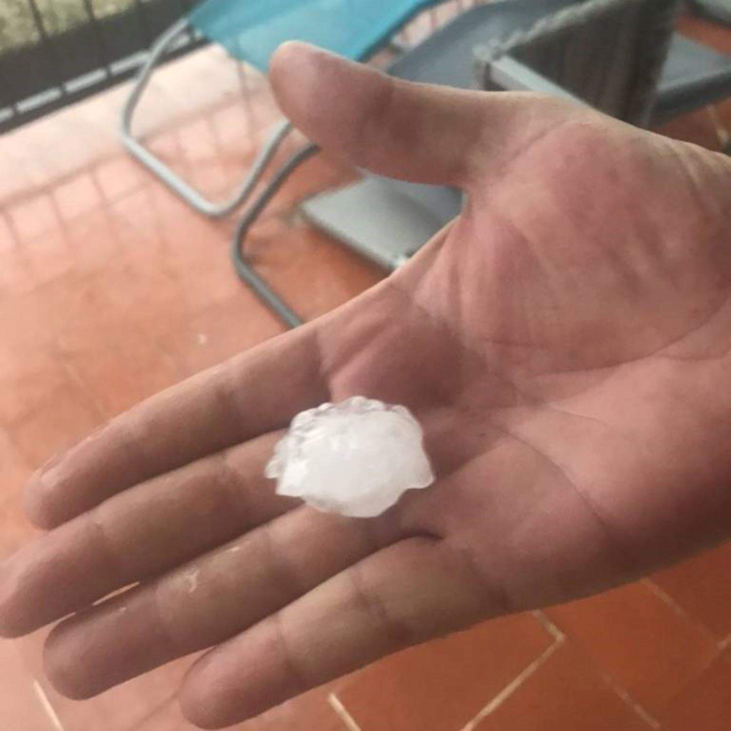 Una tempesta violenta de vent, aigua i calamarsa cau amb força al Port de la Selva i Llançà | VÍDEO