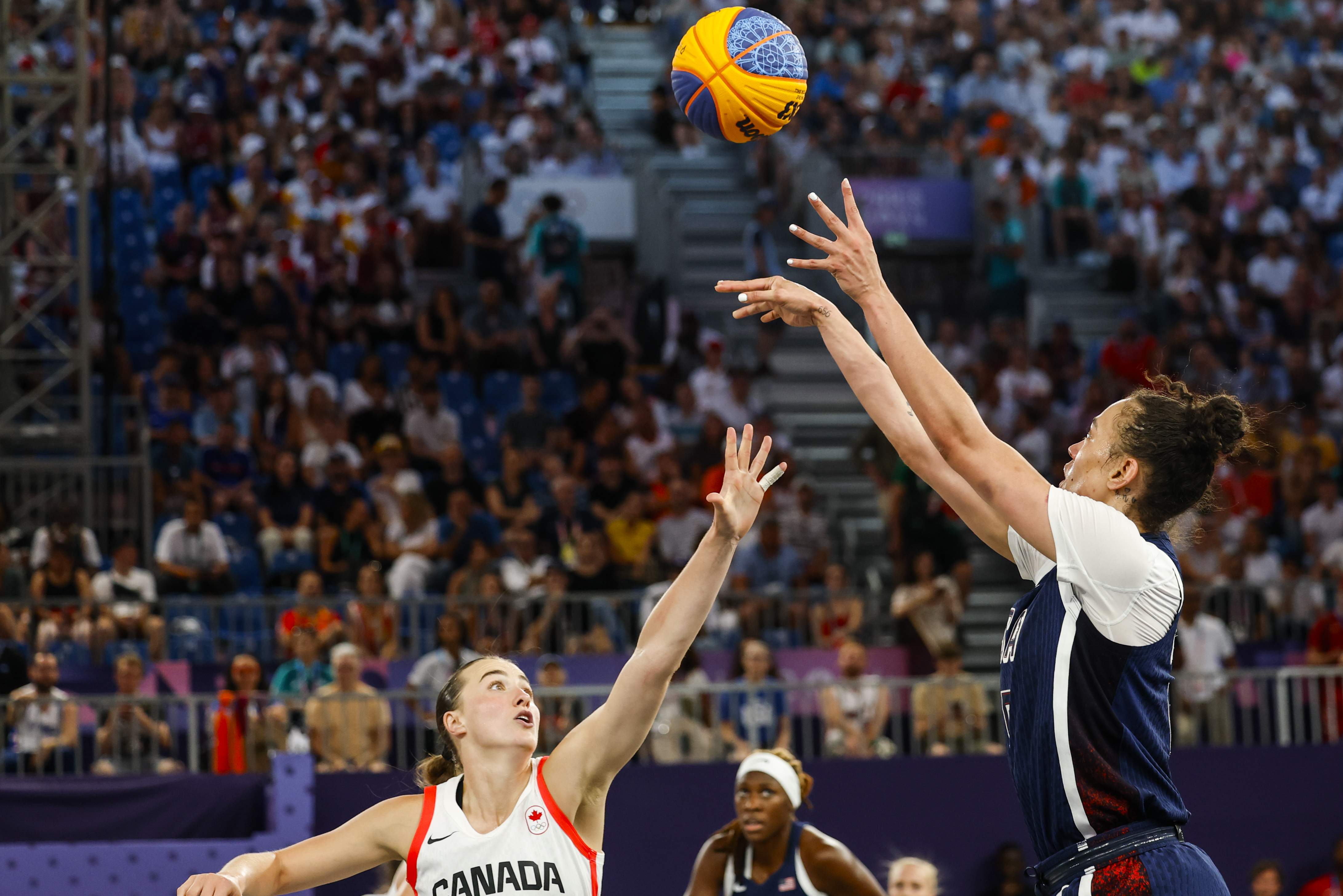 Dearica Hamby denuncia la WNBA por discriminarla cuando se quedó embarazada