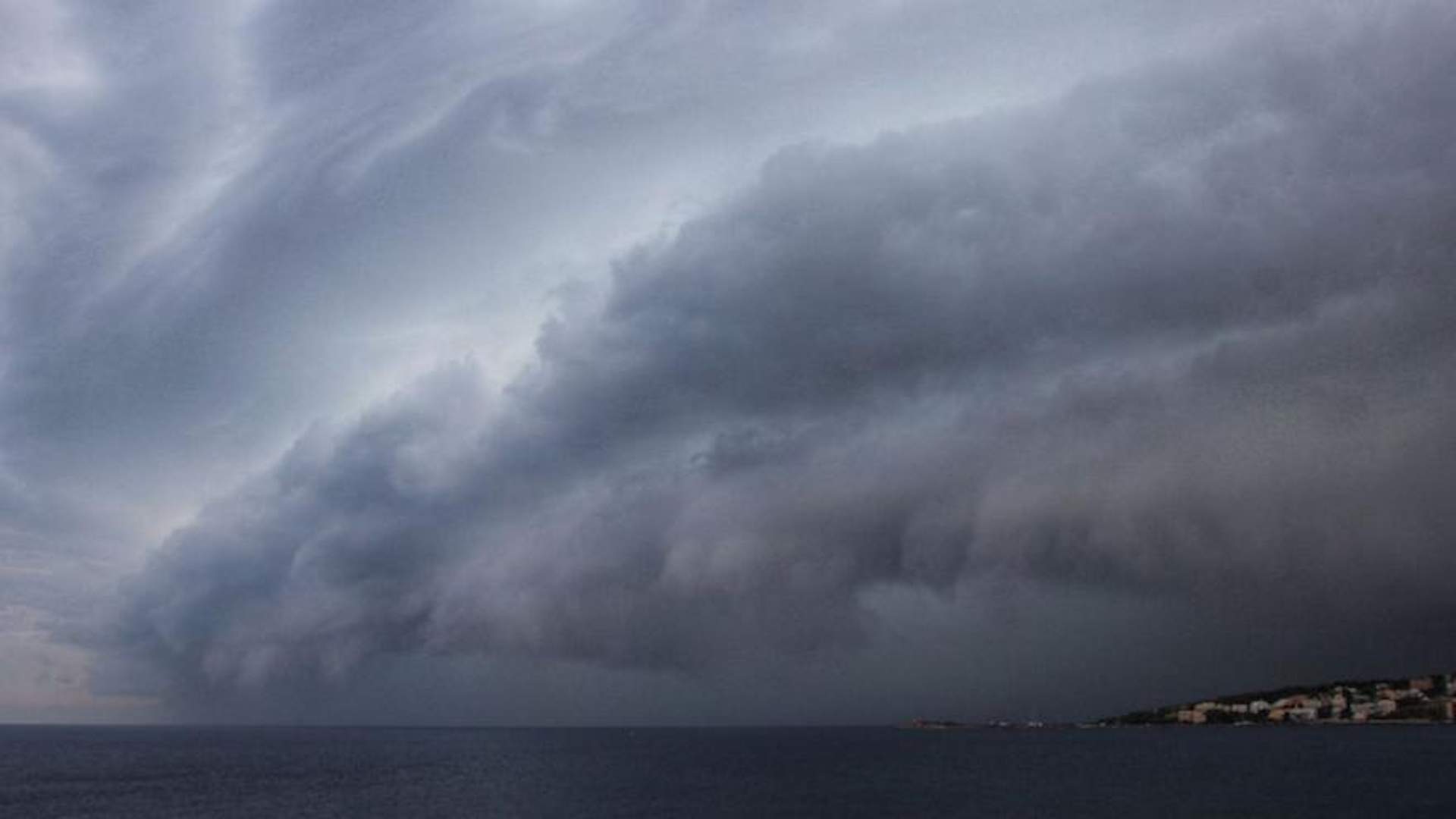 El violent temporal de vent i pluja de la DANA castiga de valent les illes Balears