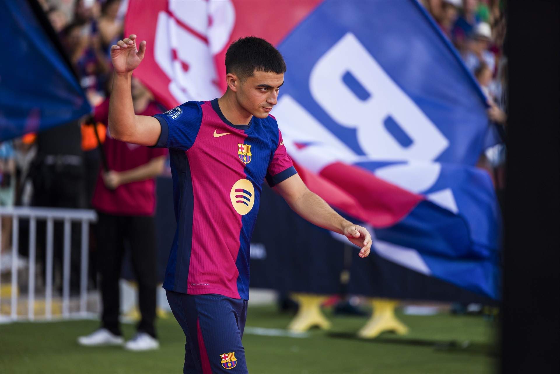 Pedri ho confirma, fora del Barça, Flick el fa fora i Deco en negocia la venda