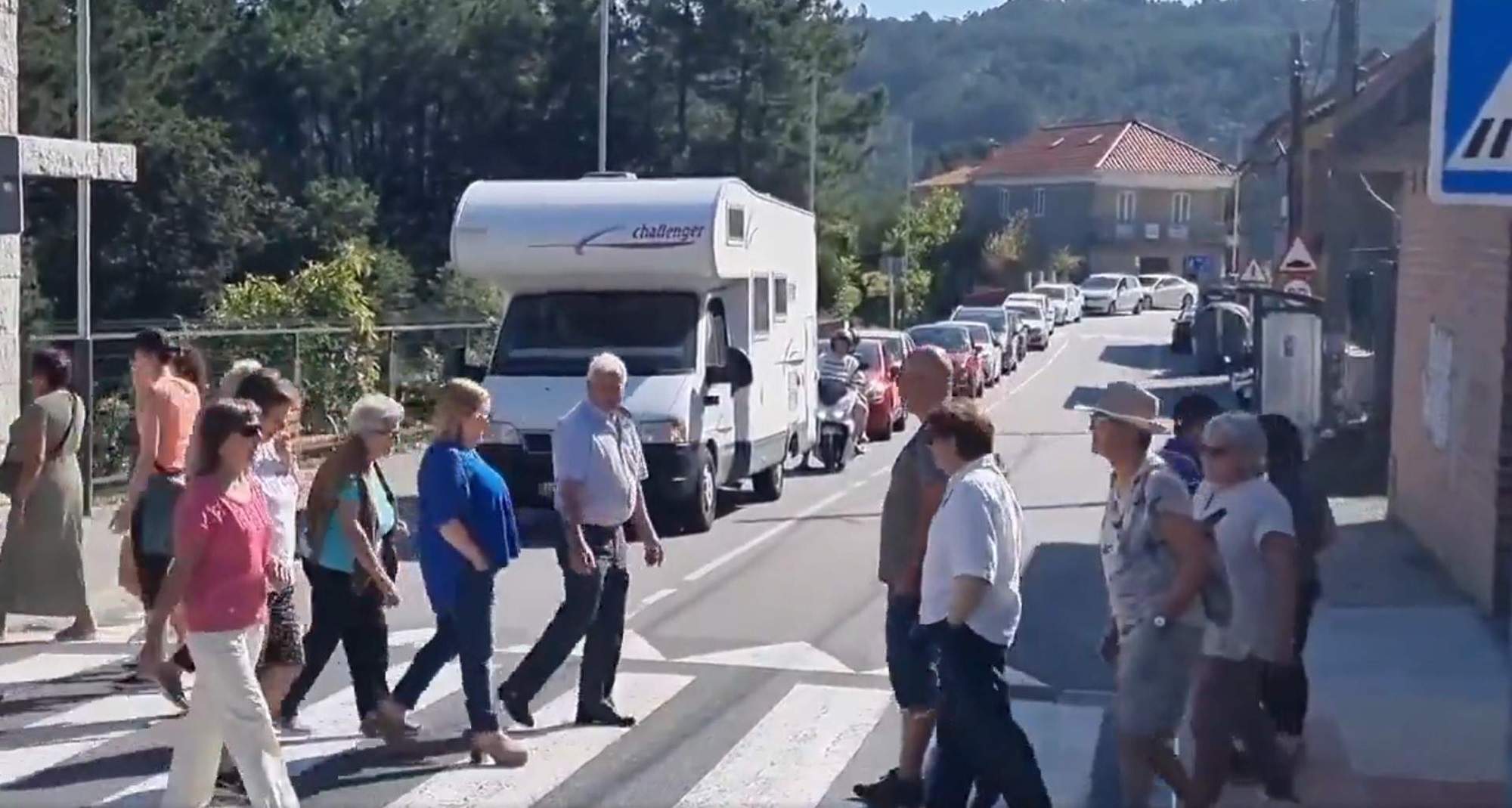 La singular protesta dels veïns d'un poble costaner gallec contra la massificació turística