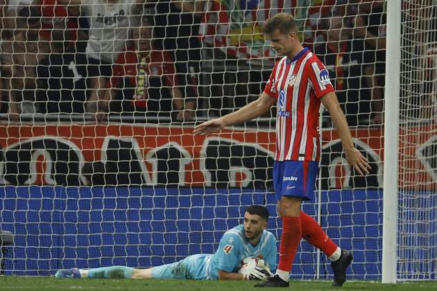 Joan Garcia durant l'Atletico de Madrid Espanyol / Foto: EFE