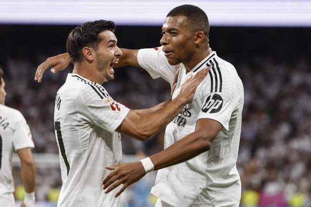 Kylian Mbappé celebra amb Brahim gol Reial Madrid EFE