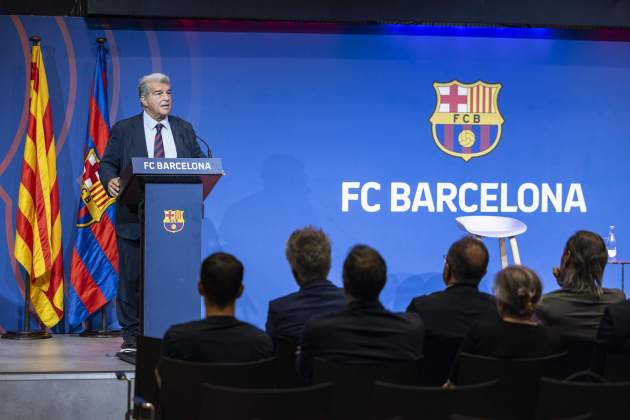 Roda premsa FC Barcelona Joan Laporta Fitxatges contractes / Foto: Carlos Baglietto