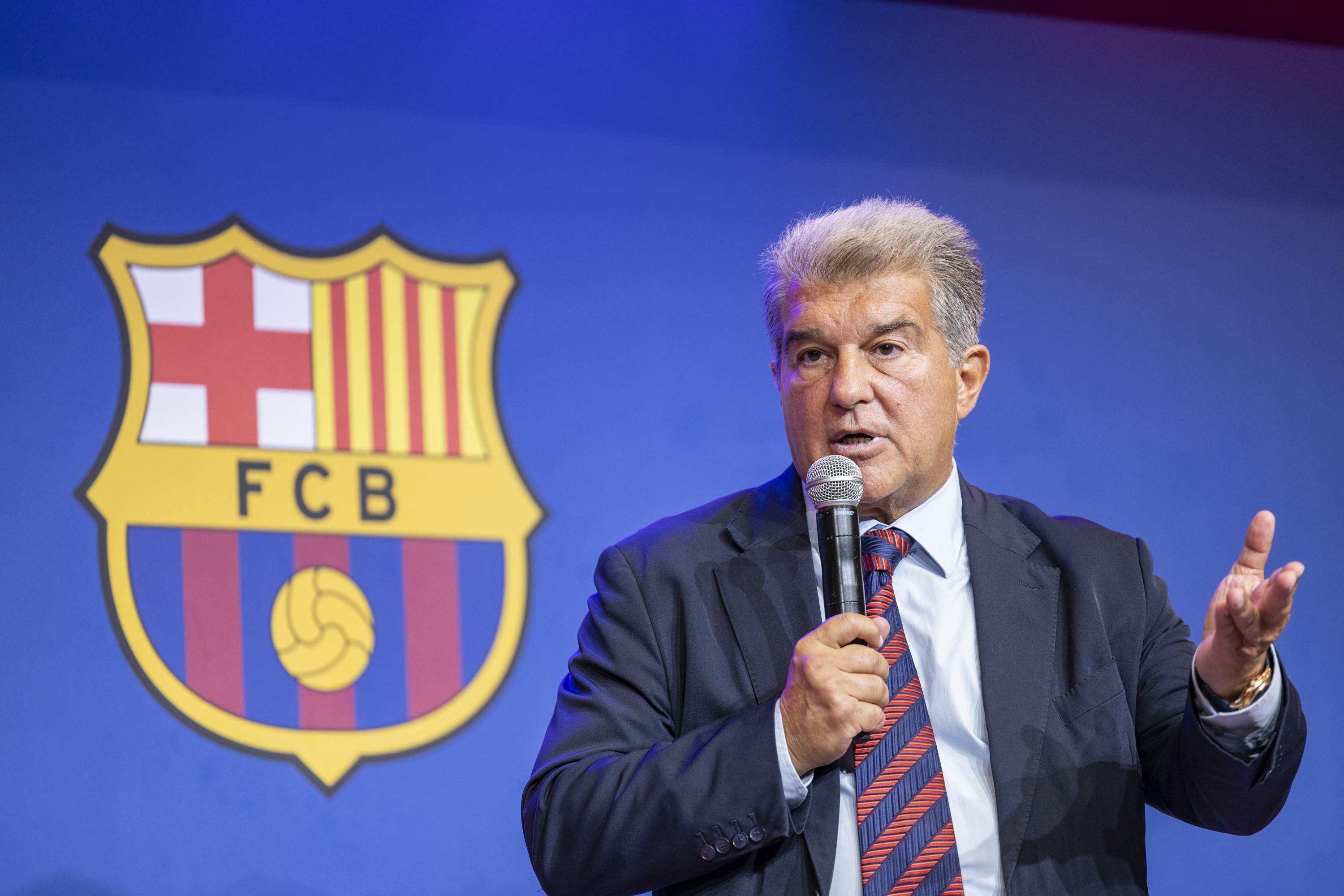 Roda premsa FC Barcelona Joan Laporta Fitxatges contractes / Foto: Carlos Baglietto