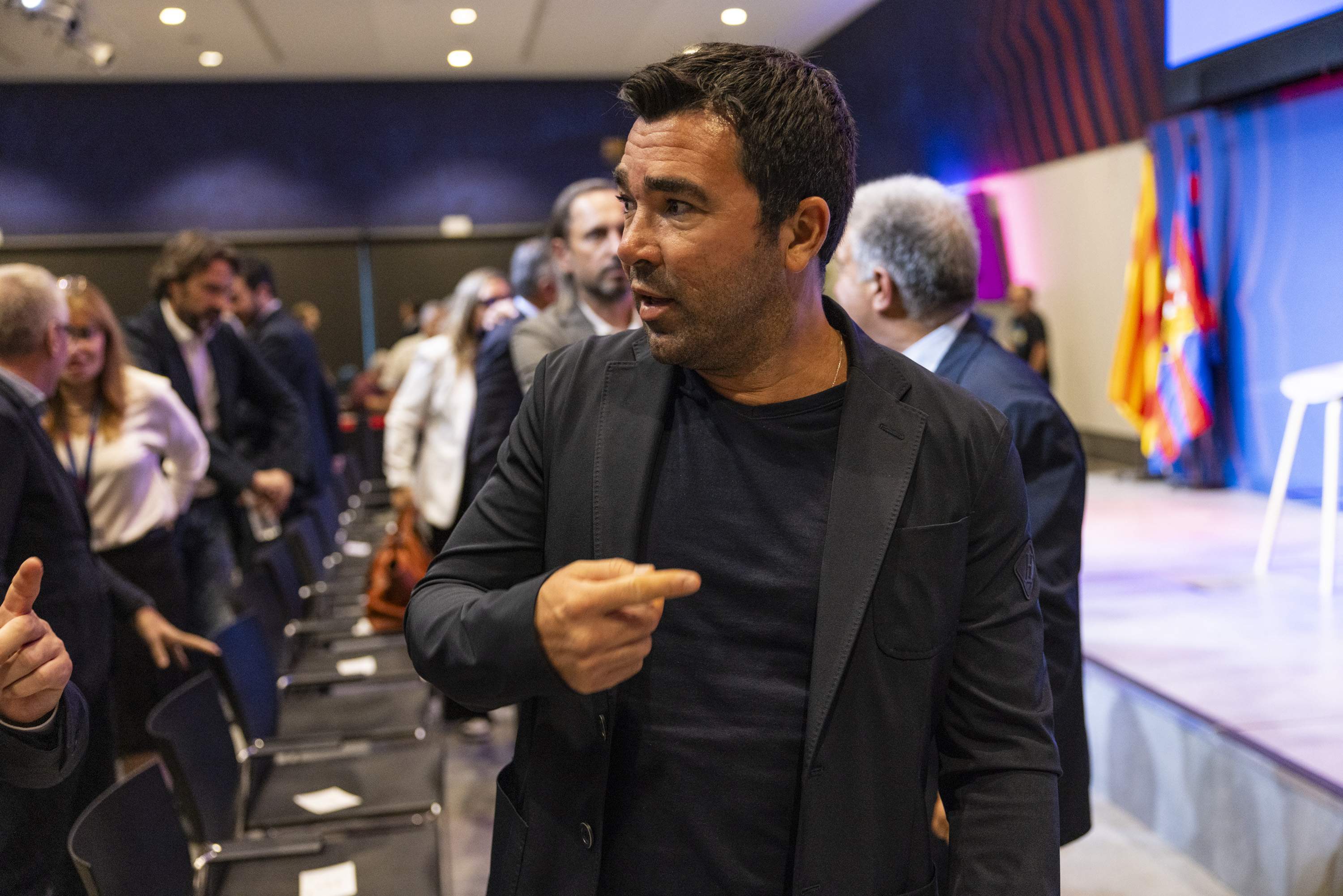 Deco lo quiere fuera del Barça, Flick también, pero nadie está dispuesto a ficharlo