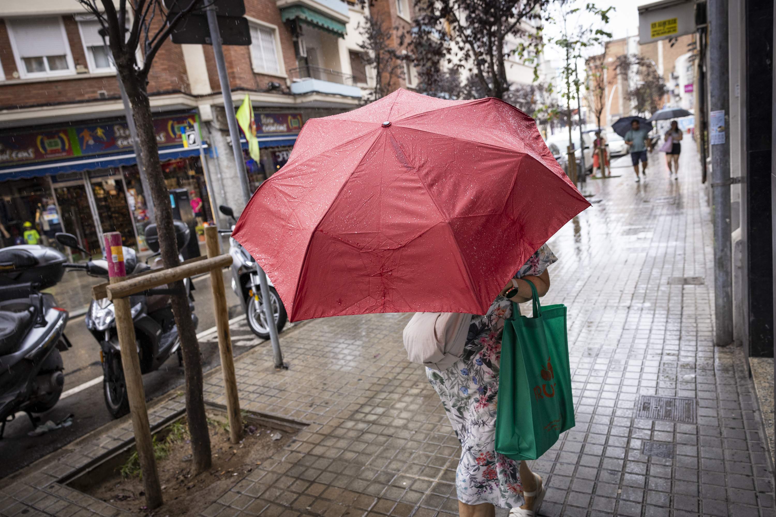 Las tormentas descargan con fuerza en el Penedès, Garraf y litoral de Barcelona