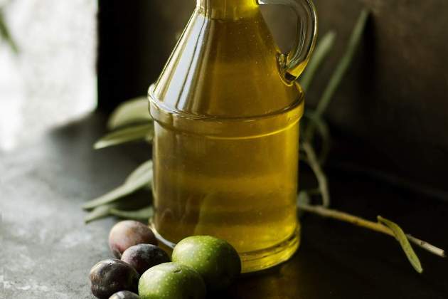 olive oil 1867229 1920