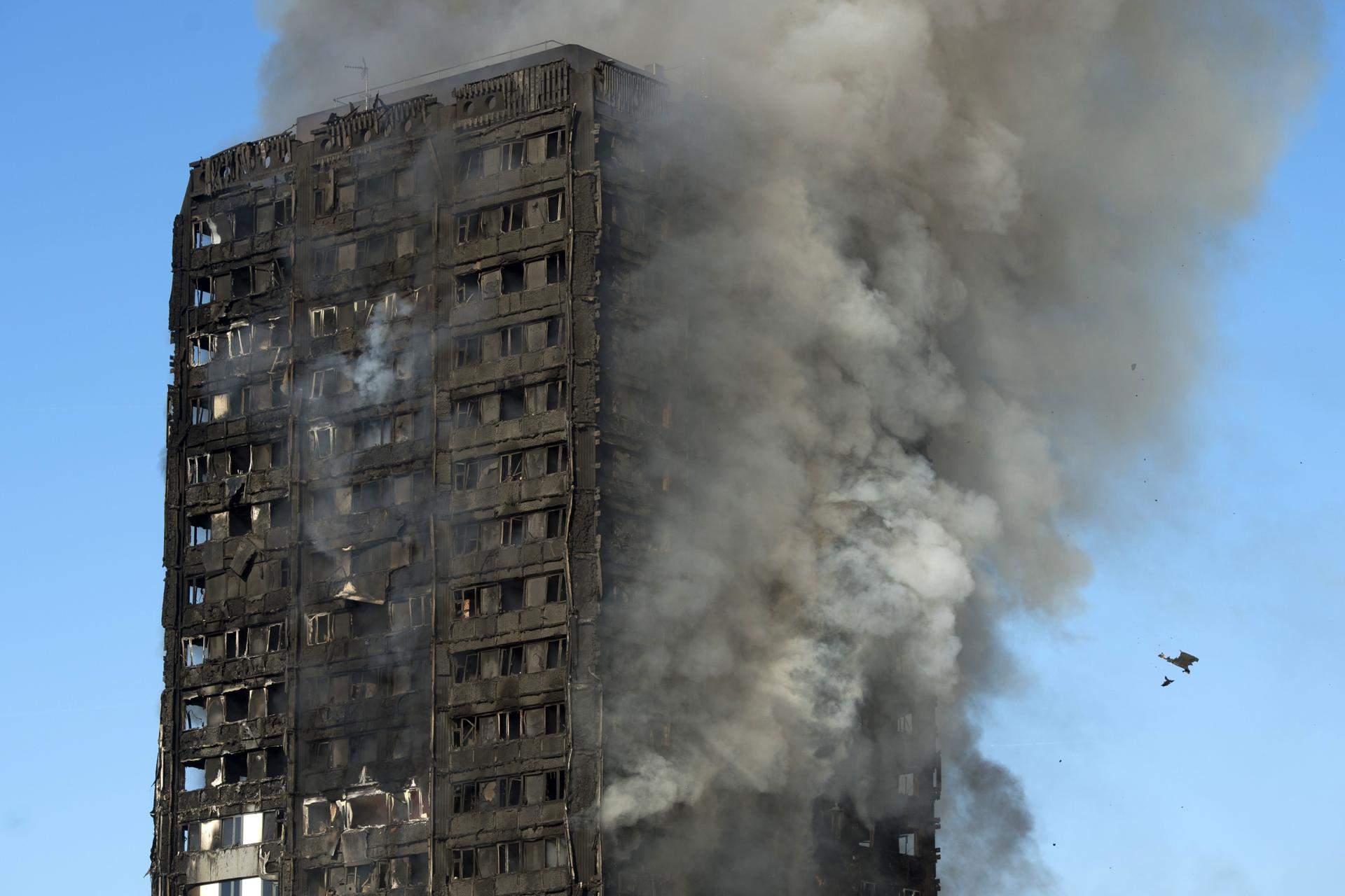 El incendio en la torre Grenfell fue consecuencia de "décadas de fracaso" de gobiernos y constructoras