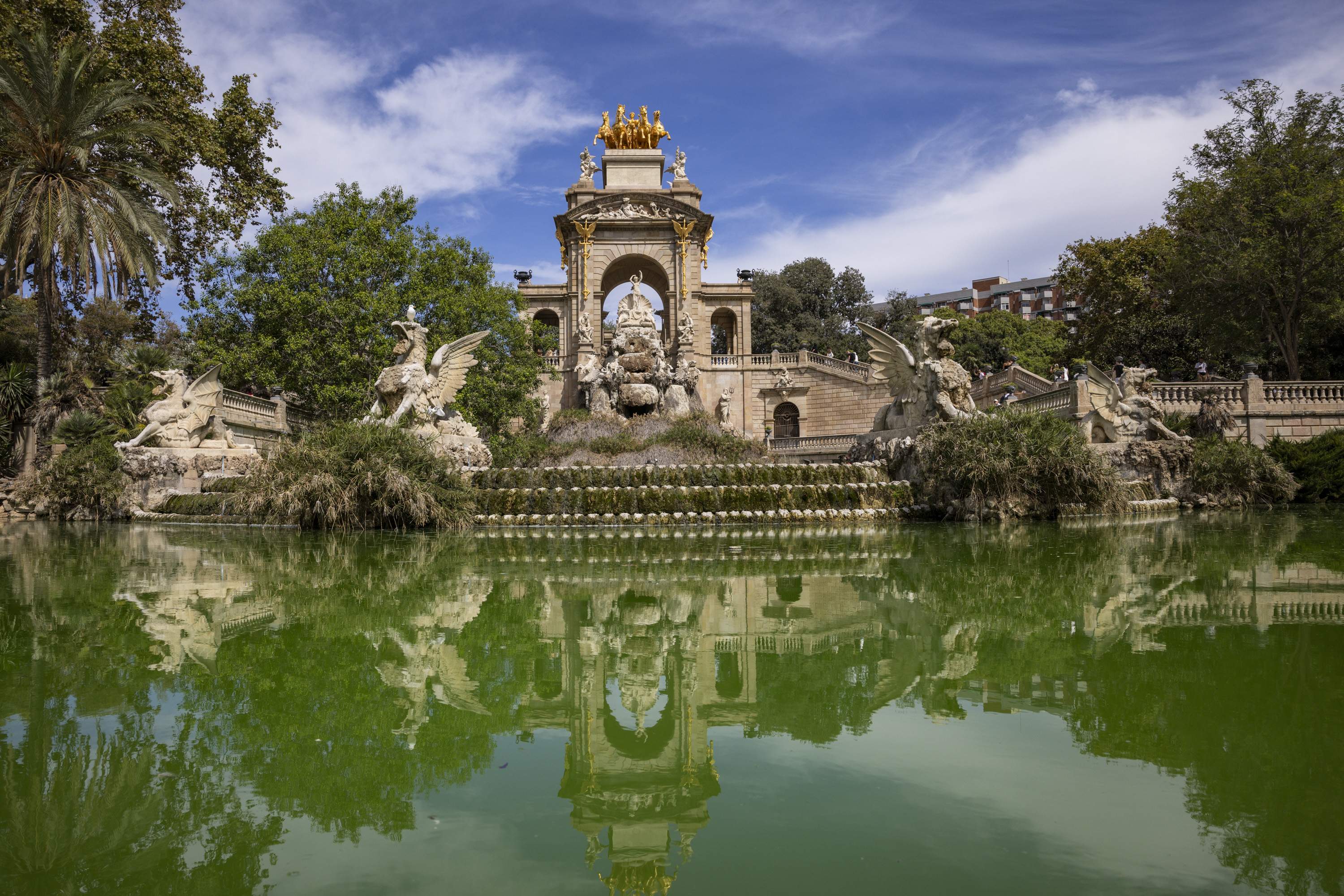 Encuentran muerto a un sintecho de 26 años en el parque de la Ciutadella