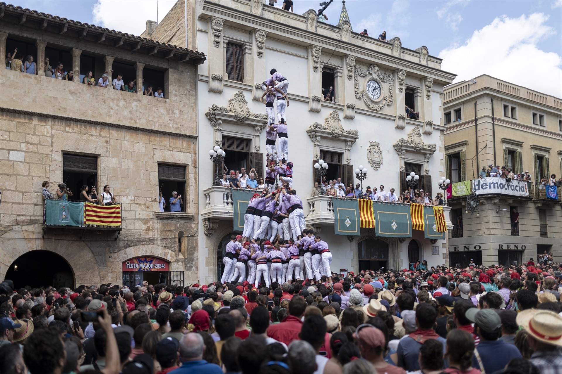 La Diada castellera de Sant Fèlix, els paralímpics de París 2024 i més: la volta al món en 15 fotos