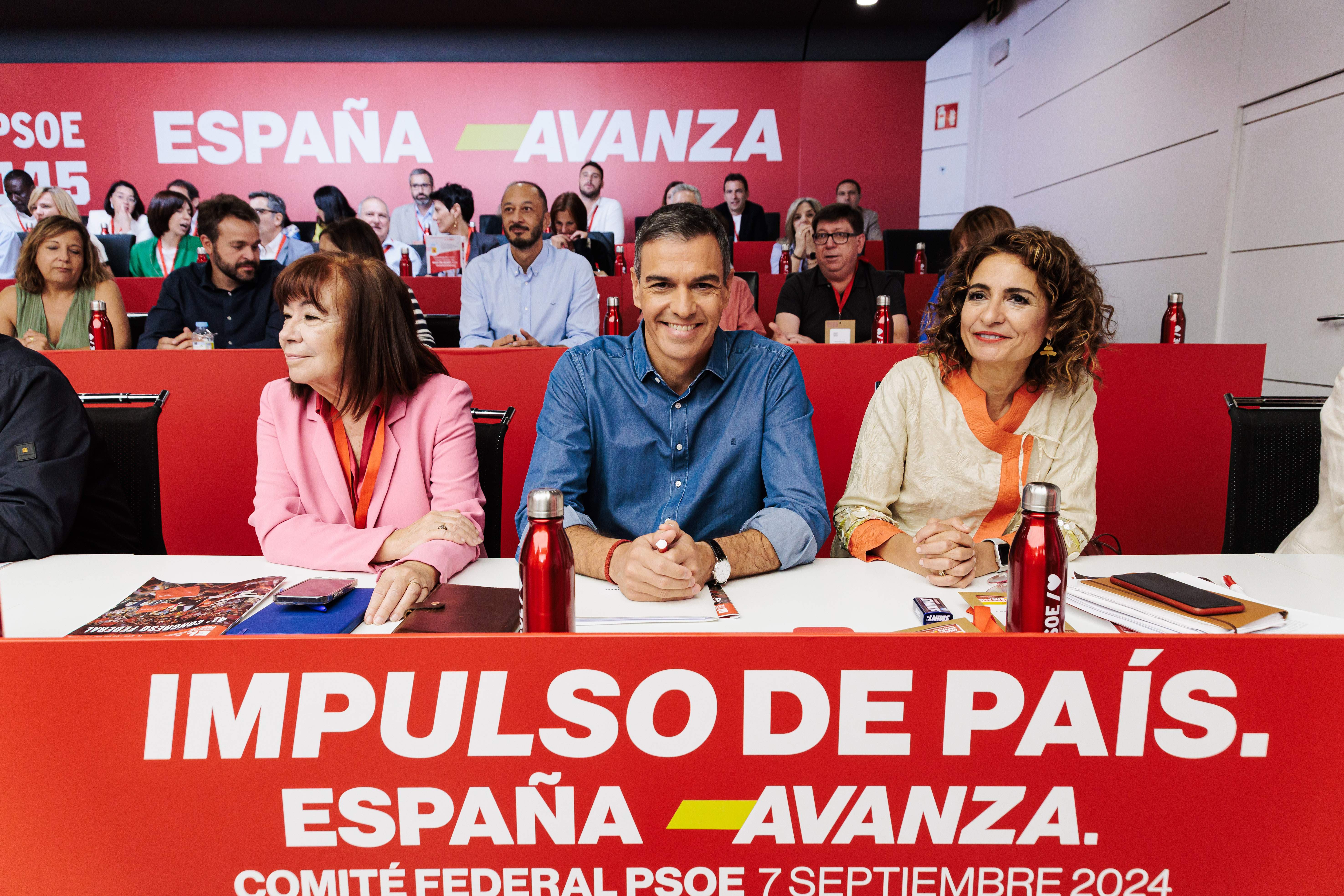 Sánchez defiende una nueva financiación "federal" y "extiende la mano" a críticos y presidentes del PP