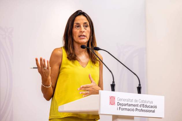 esther niubó consellera educació montse giralt foto