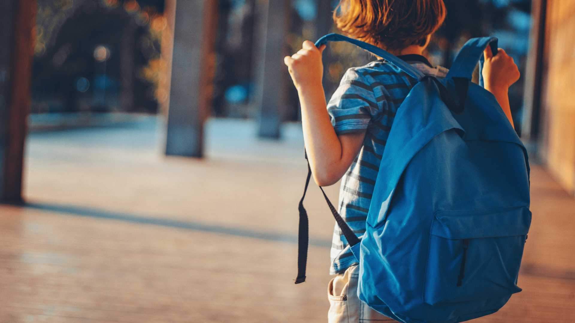 Tornada a l'escola: consells que funcionen per ajudar els nens a afrontar les emocions