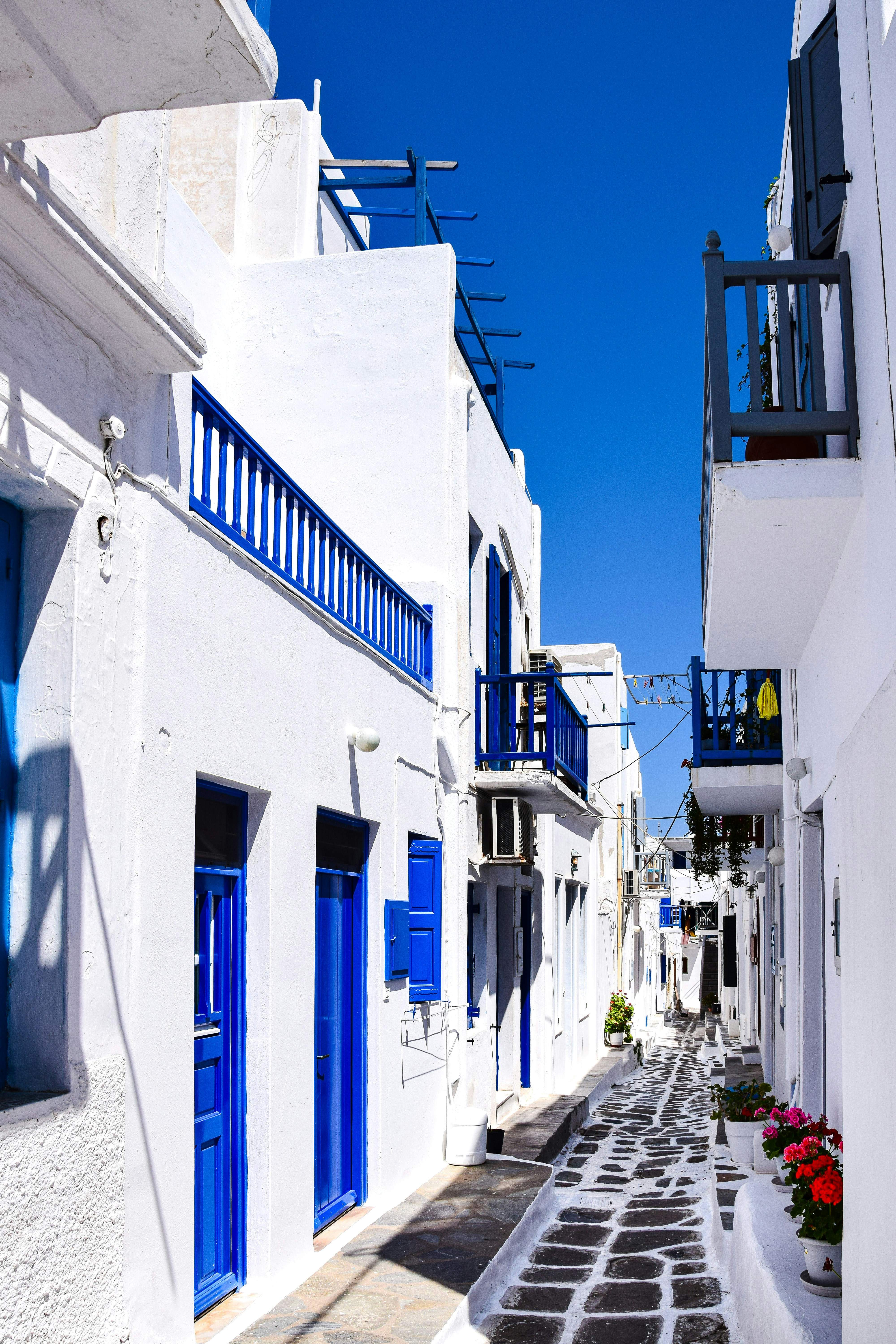 mikonos unsplash