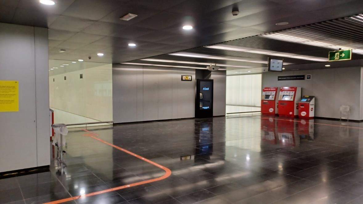 Llum verda a la connexió directa de les estacions de Metro i Rodalies de la T2 de l’Aeroport del Prat