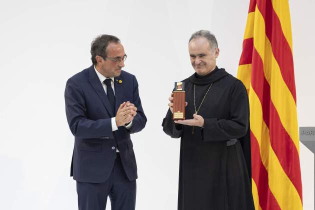 20240910 MEDALLA DE HONOR ORO MILENARI MONTSERRAT EN EL PARLAMENTO / FOTO: MONTSE GIRALT