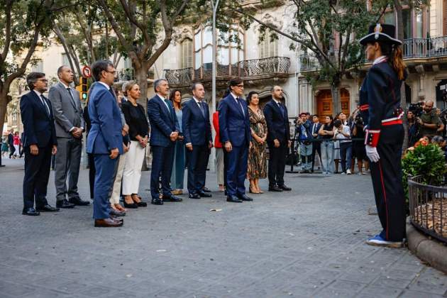 Diada 11S 2024 Ofrena Floral a Rafael Casanova Salvador Illa i PSC / Foto: Carlos Baglietto