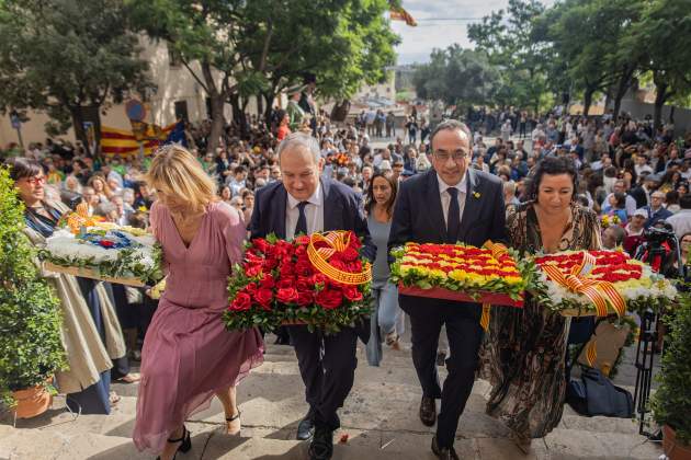 Ofrenda floral santo boi rafael casanova festividad 2024