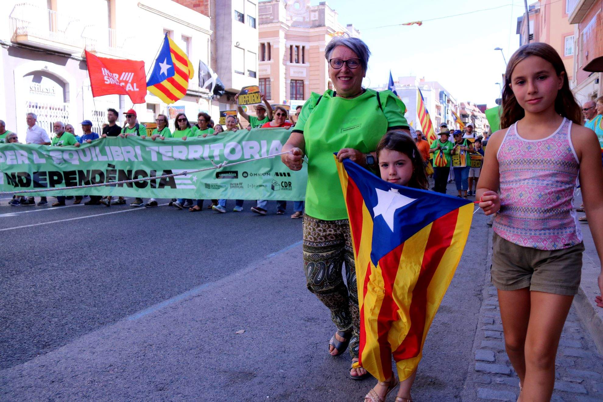 1.200 ebrencs defensen l'Ebre i el Delta en la manifestació per la Diada a Tortosa