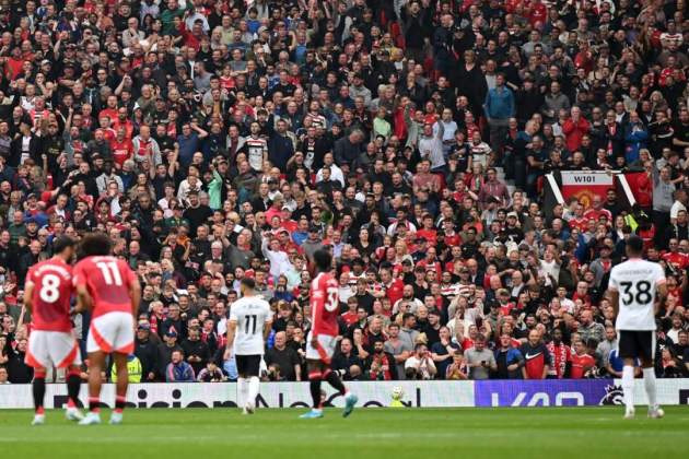 Old Trafford durante el Manchester United - Liverpool / Foto: @ManUtd_Es