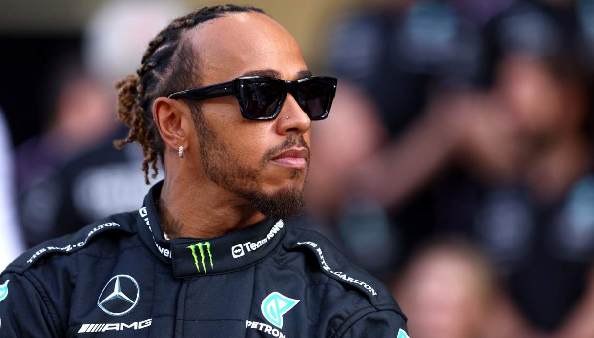 Lewis Hamilton carga con dureza contra Mercedes: "El coche era malísimo, casi cómico"