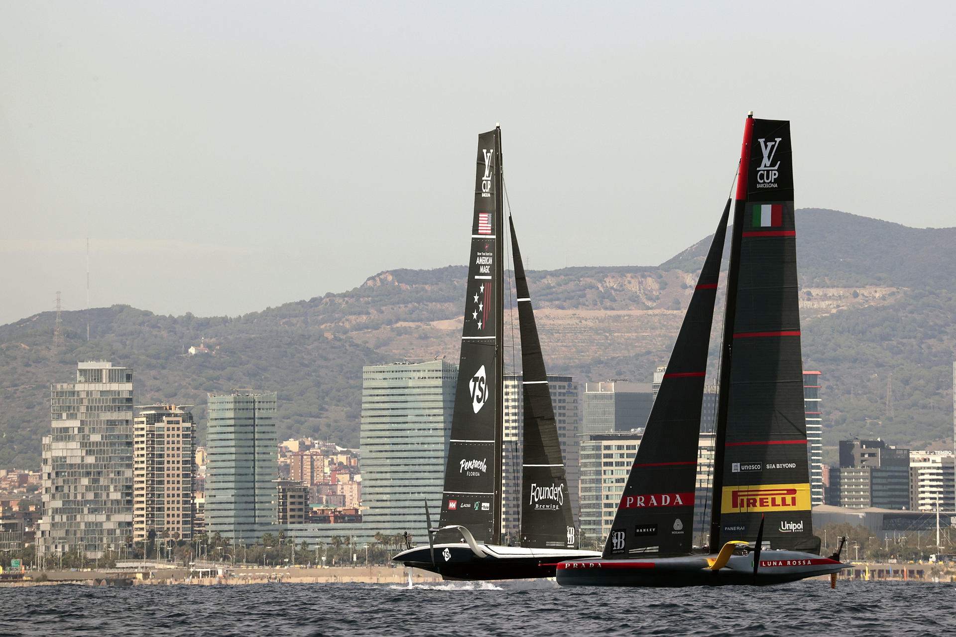 L'American Magic i l'Alinghi salven els mobles en una jornada de la Copa Amèrica marcada per la falta de vent