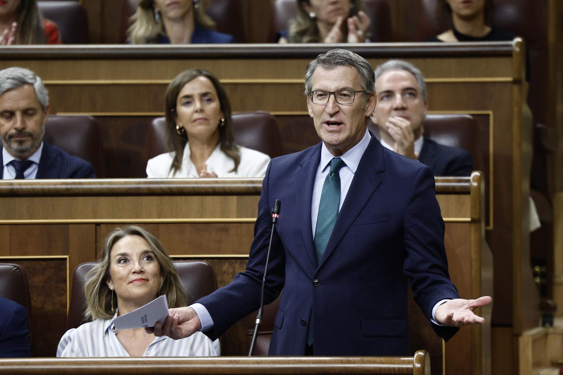 Feijóo estalla contra Sánchez por su plan 'anti-fango': "No se veía una cosa así desde Franco"