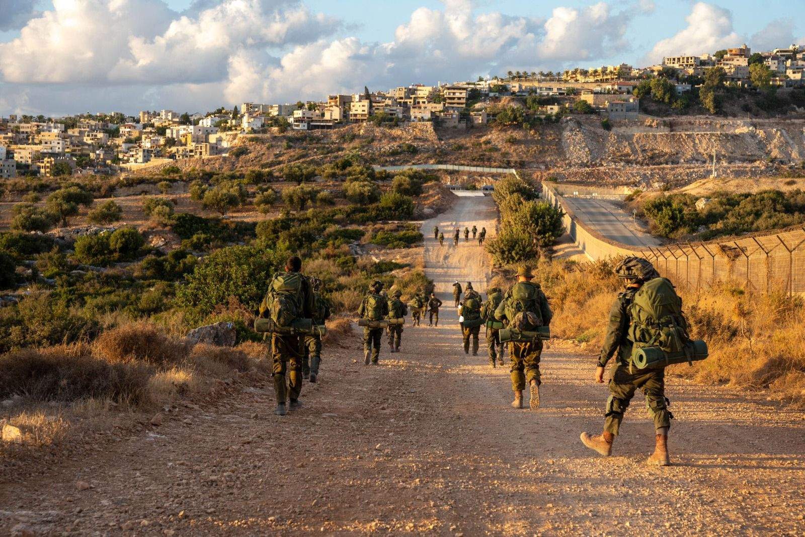 Israel llança 50 bombardejos contra diversos punts del sud del Líban i caldeja més l'ambient