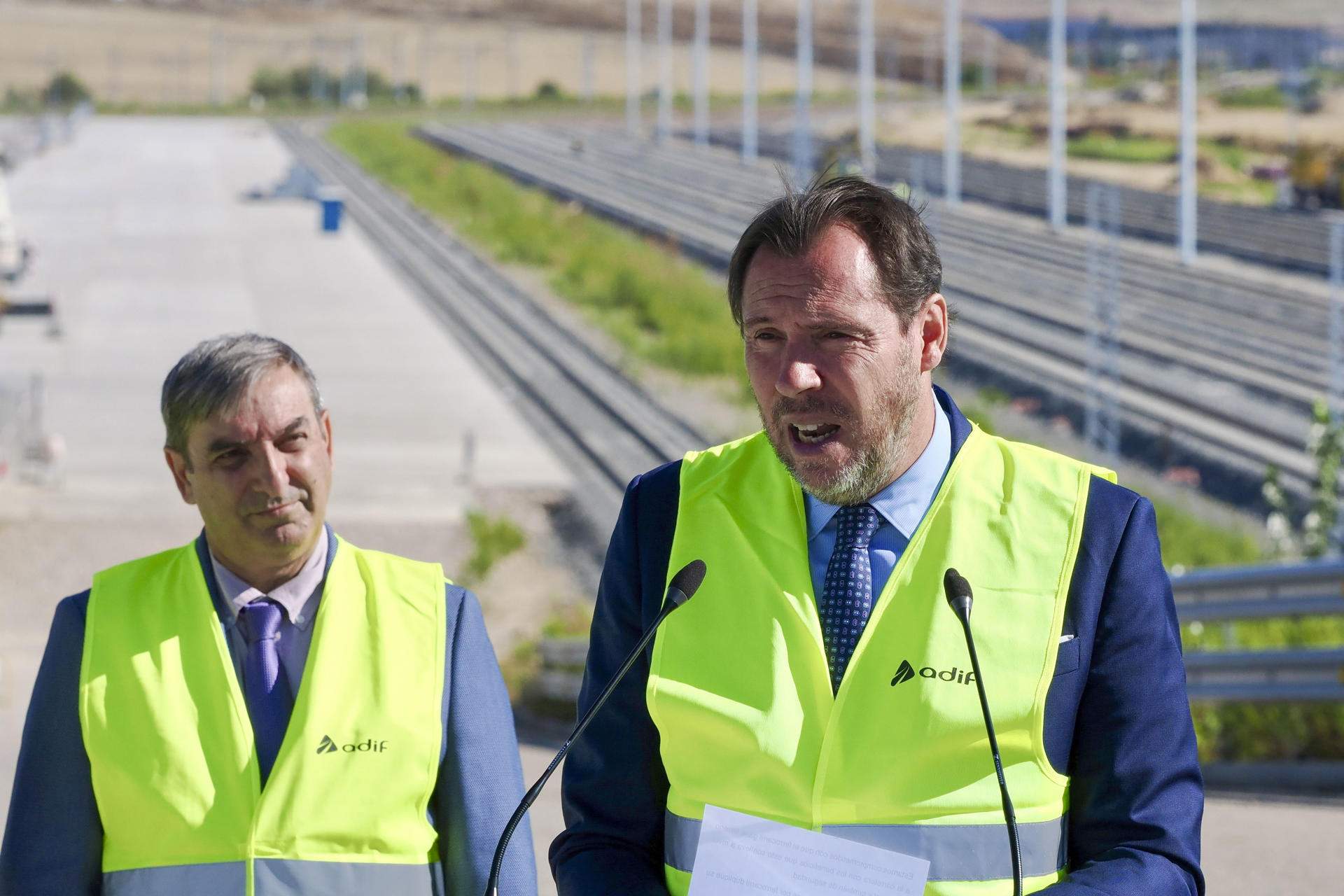 Óscar Puente reitera que el tren vive el mejor momento de su historia pese a las “hipérboles”