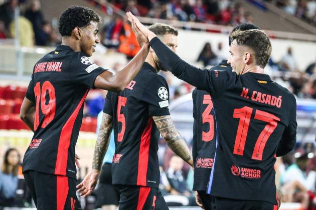 Lamine Yamal celebra un gol seu amb el Barça al costat de Marc Casadó / Foto: Europa Press