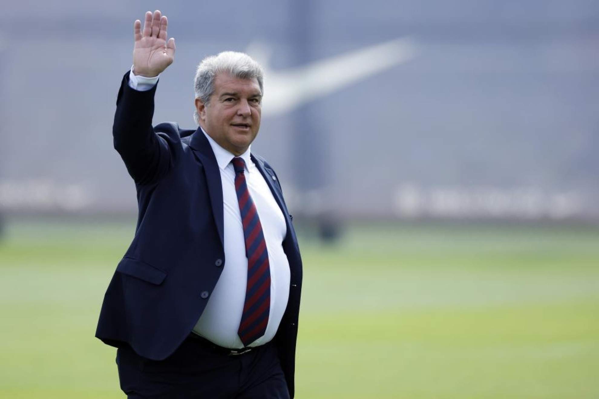 Se'n va anar del Barça i vol tornar, Joan Laporta li tanca la porta i Flick també