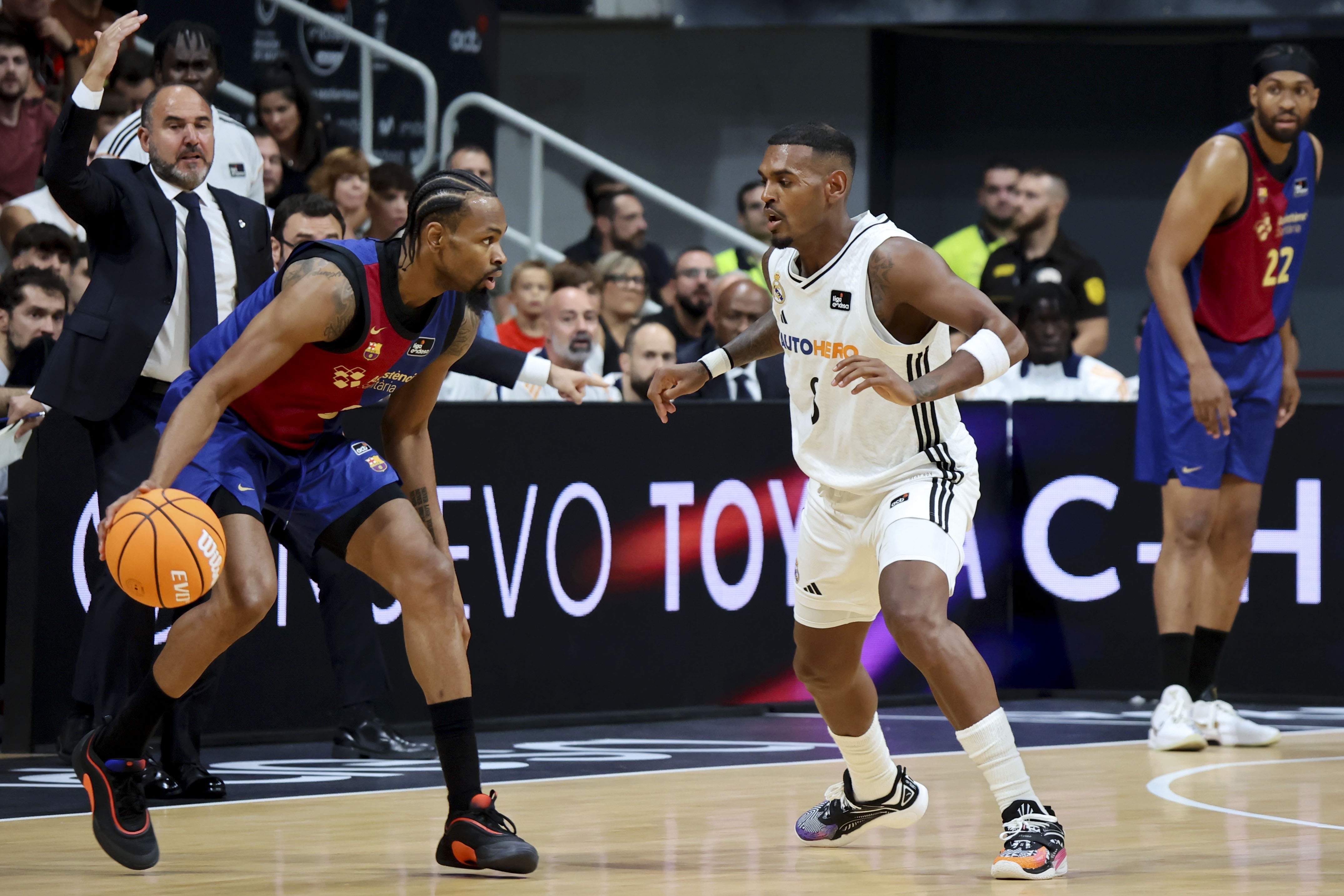 El Barça de básquet pierde el primer clásico de la temporada (89-83) y dice adiós a la Supercopa de España