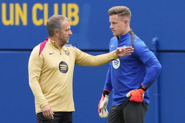 Hansi Flick Marc-André Ter Stegen entrenamiento Barça / Foto: EFE