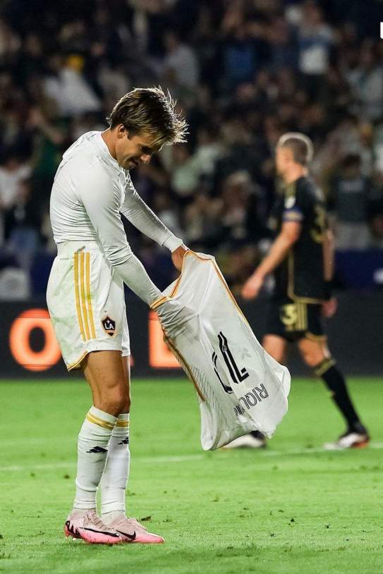 Riqui Puig fent de torero / Instagram